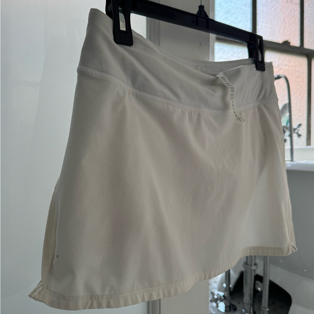Lululemon White tennis skirt - size 6